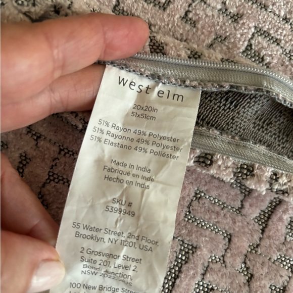 WEST ELM matrix pattern pale pink/grey velvet flocked pillow cover. EUC, 20x20 - Picture 4 of 5